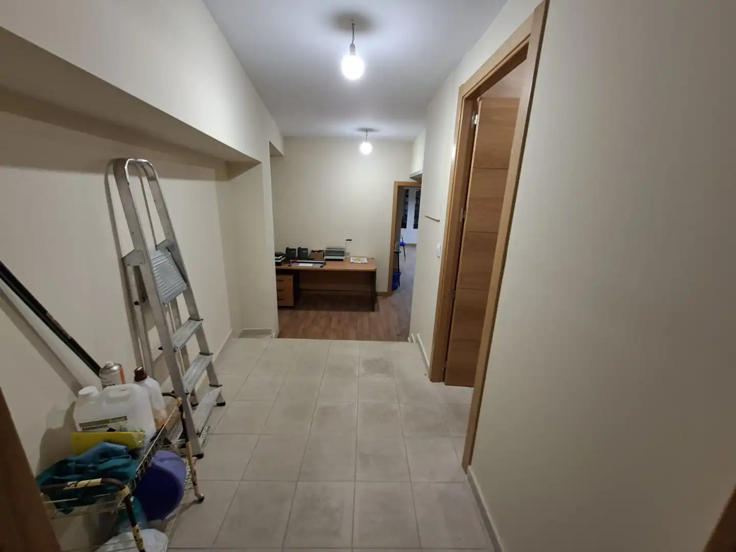 Büro zum Verkauf in Plasencia mit Klimaanlage und Heizung
