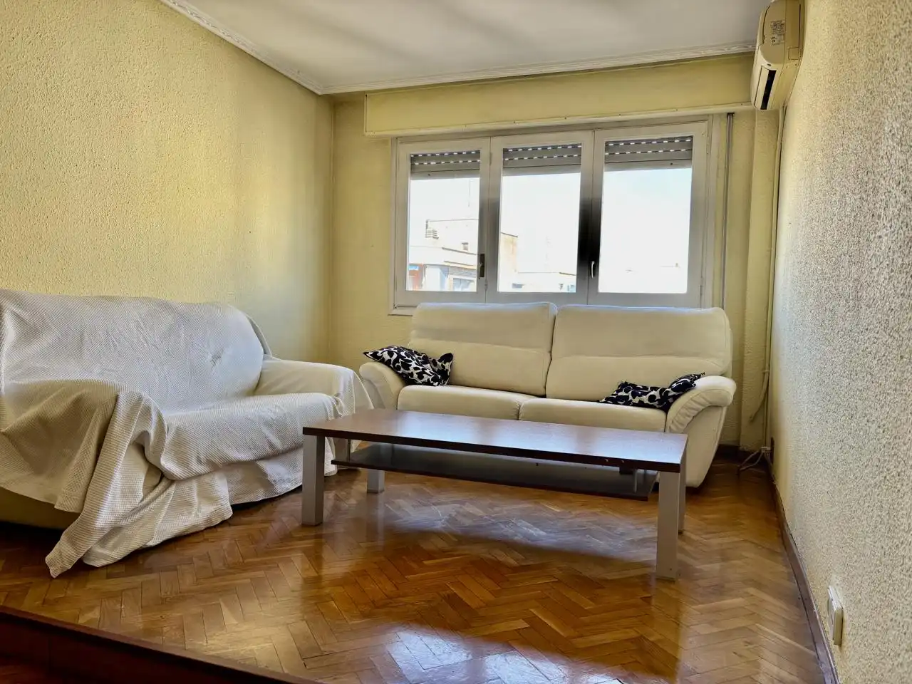 Sala de estar de Piso en venta en Zaragoza con Aire acondicionado, Calefacción y Parquet