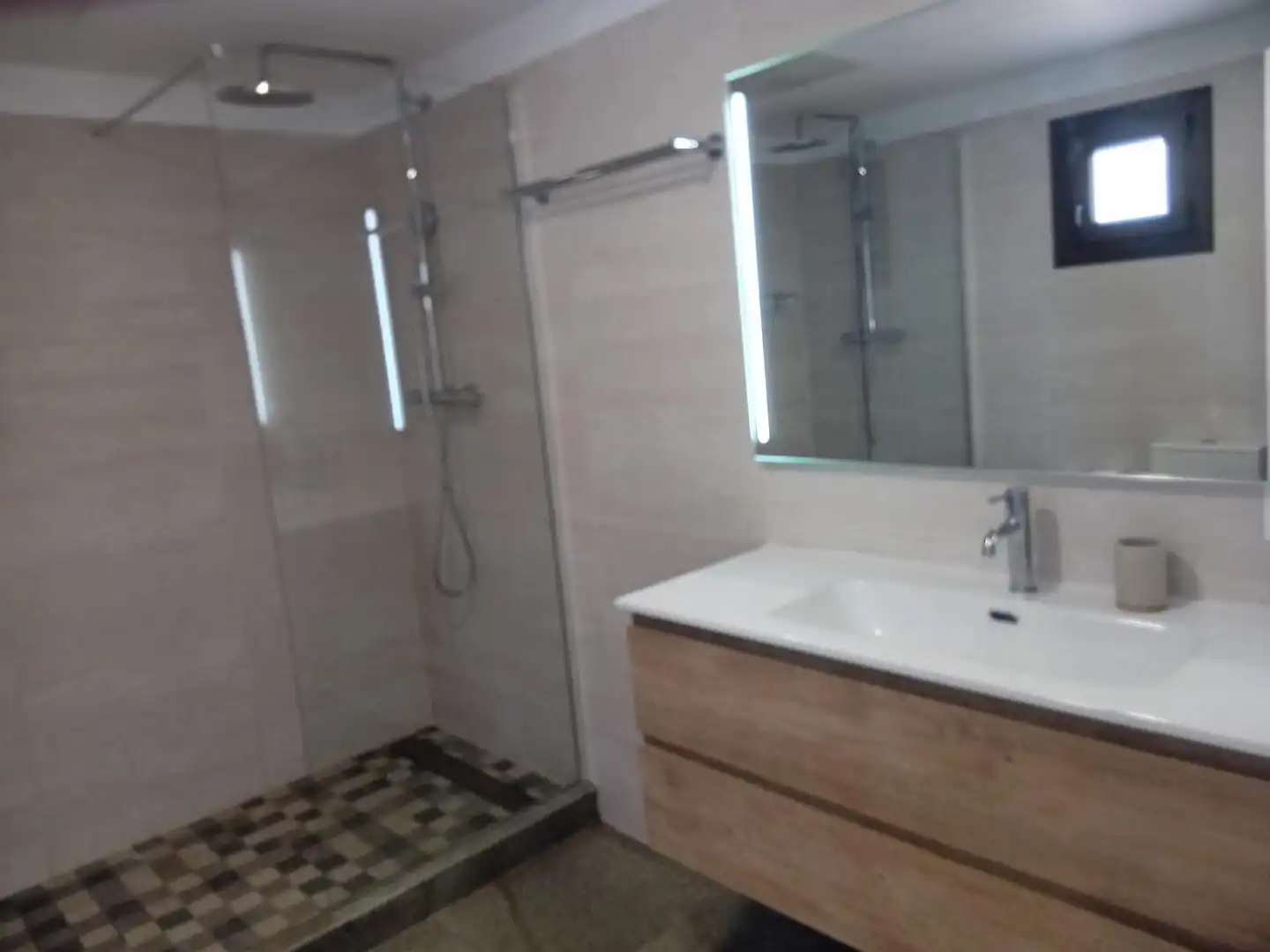 Bany de Casa o xalet en venda en Benalmádena amb Aire condicionat, Jardí privat i Terrassa