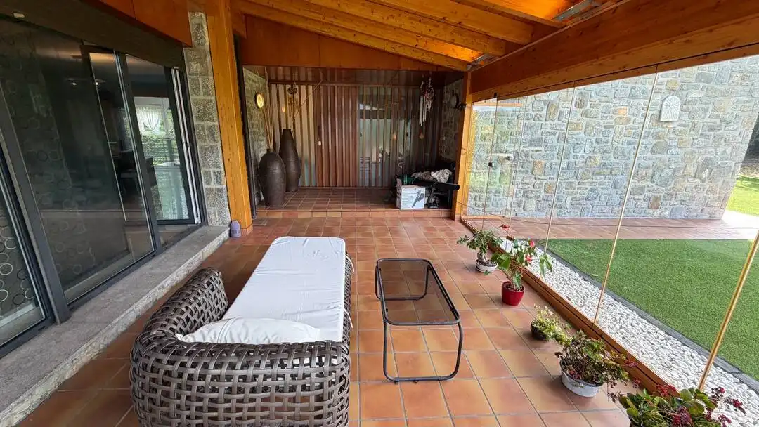 Terrassa de Casa o xalet en venda en Vitoria - Gasteiz amb Calefacció, Jardí privat i Terrassa