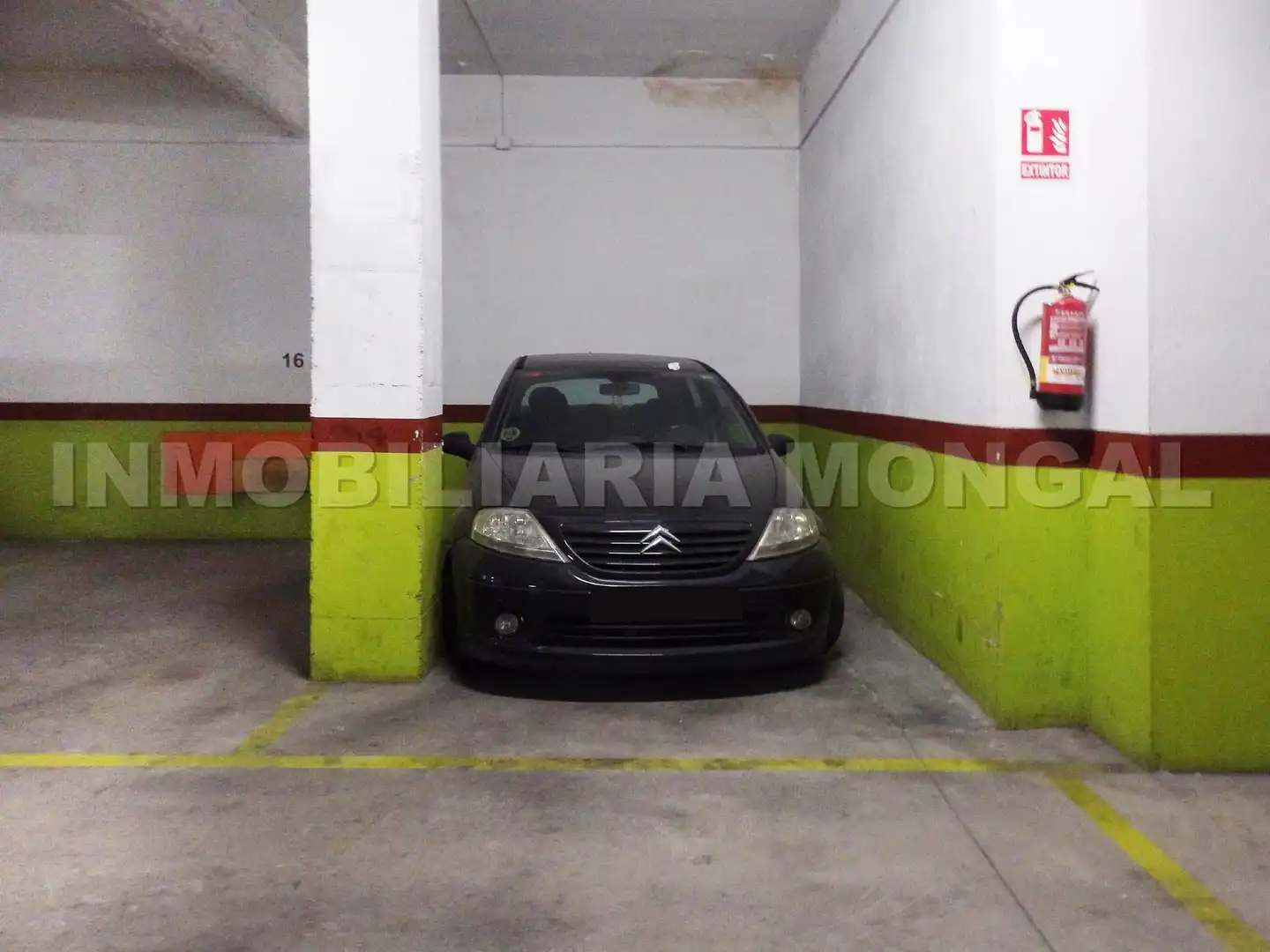 Einzelparkplatz zum Verkauf in Carrer de l'Abat Escarré