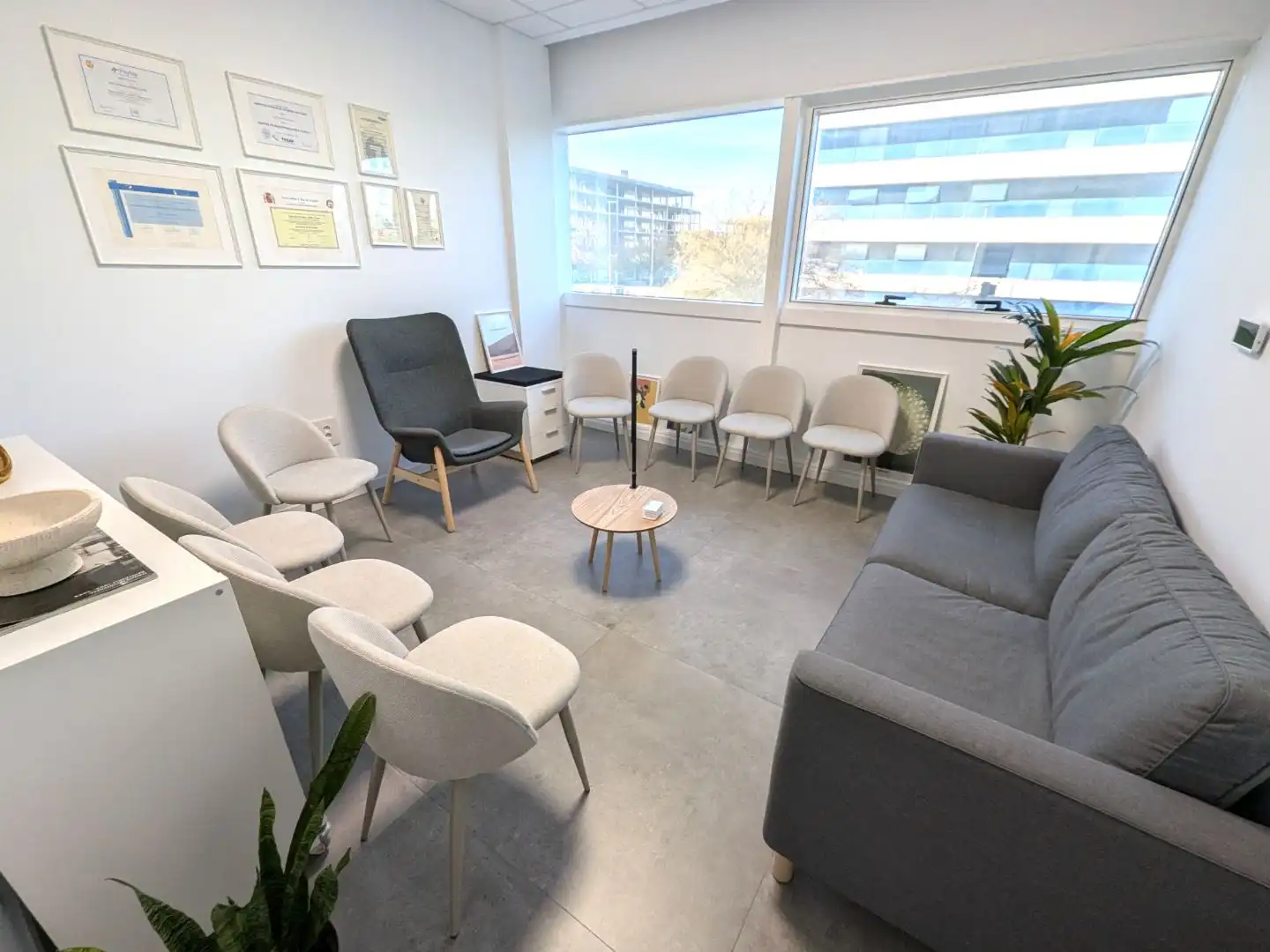 Office for rent in Sevilla  with Air Conditioner, Heating and Furnished