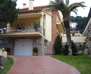 Vista exterior de Casa o xalet en venda en Vallromanes amb Terrassa i Piscina