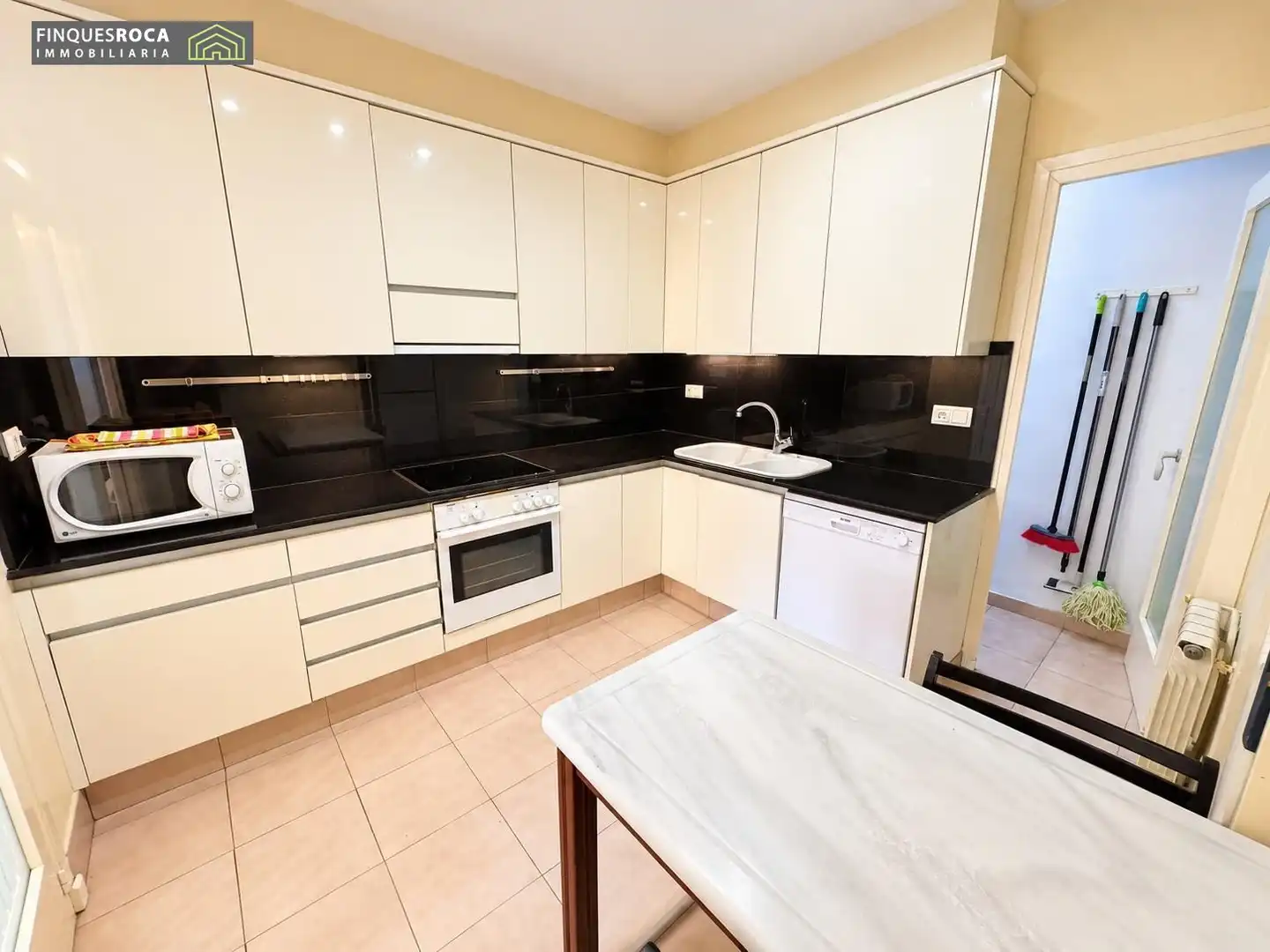 Kitchen of Houses for sale in Centre 