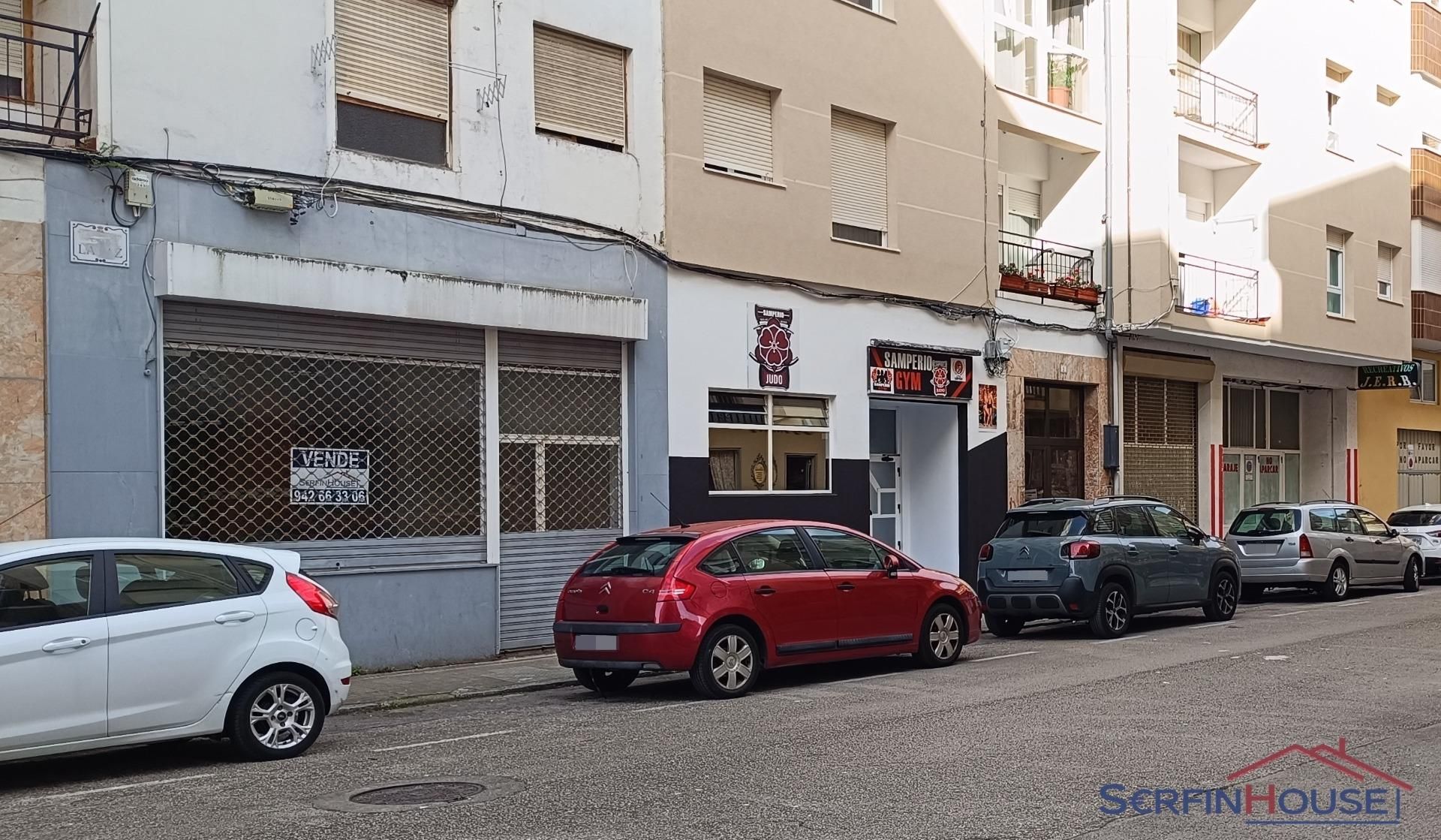 Vista exterior de Local en venda en Santoña
