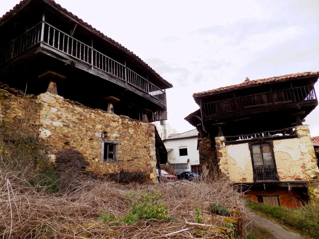 Vista exterior de Finca rústica en venta en Salas con Calefacción, Jardín privado y Terraza
