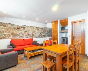 Sala d'estar de Casa o xalet en venda en Somiedo amb Calefacció, Jardí privat i Terrassa