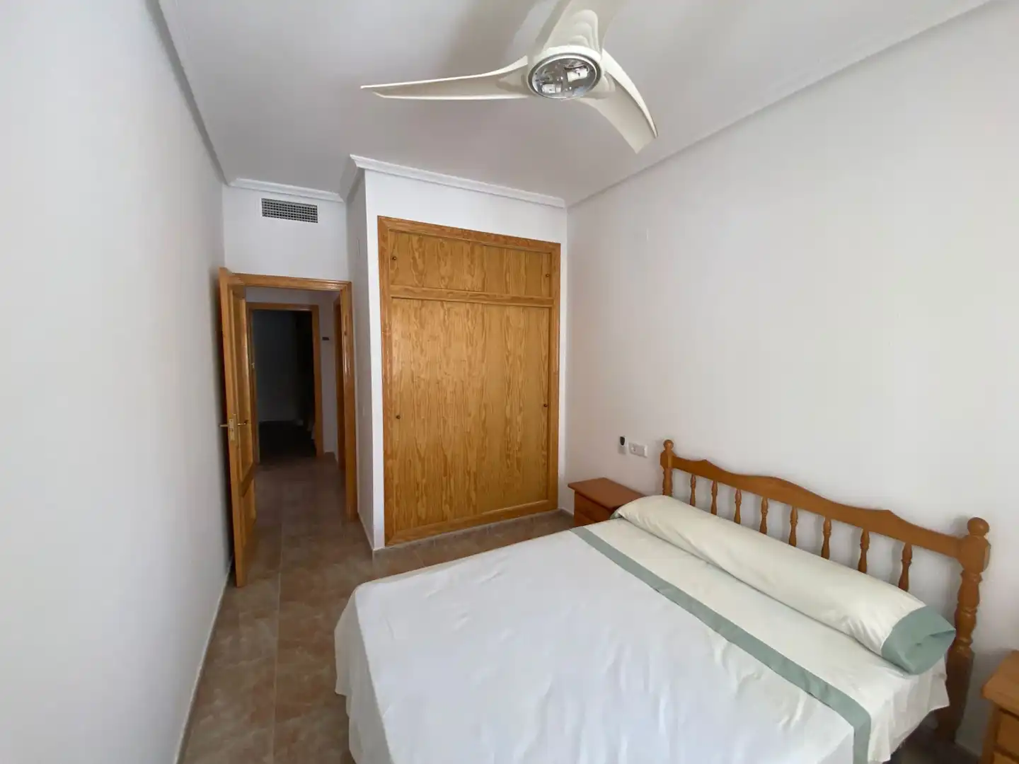 Habitación de Casa adosada de alquiler en Pilar de la Horadada con Aire acondicionado, Calefacción y Jardín privado