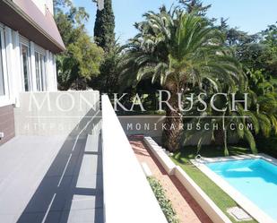 Swimming pool of Flat to rent in  Barcelona Capital  with Air Conditioner, Heating and Parquet flooring