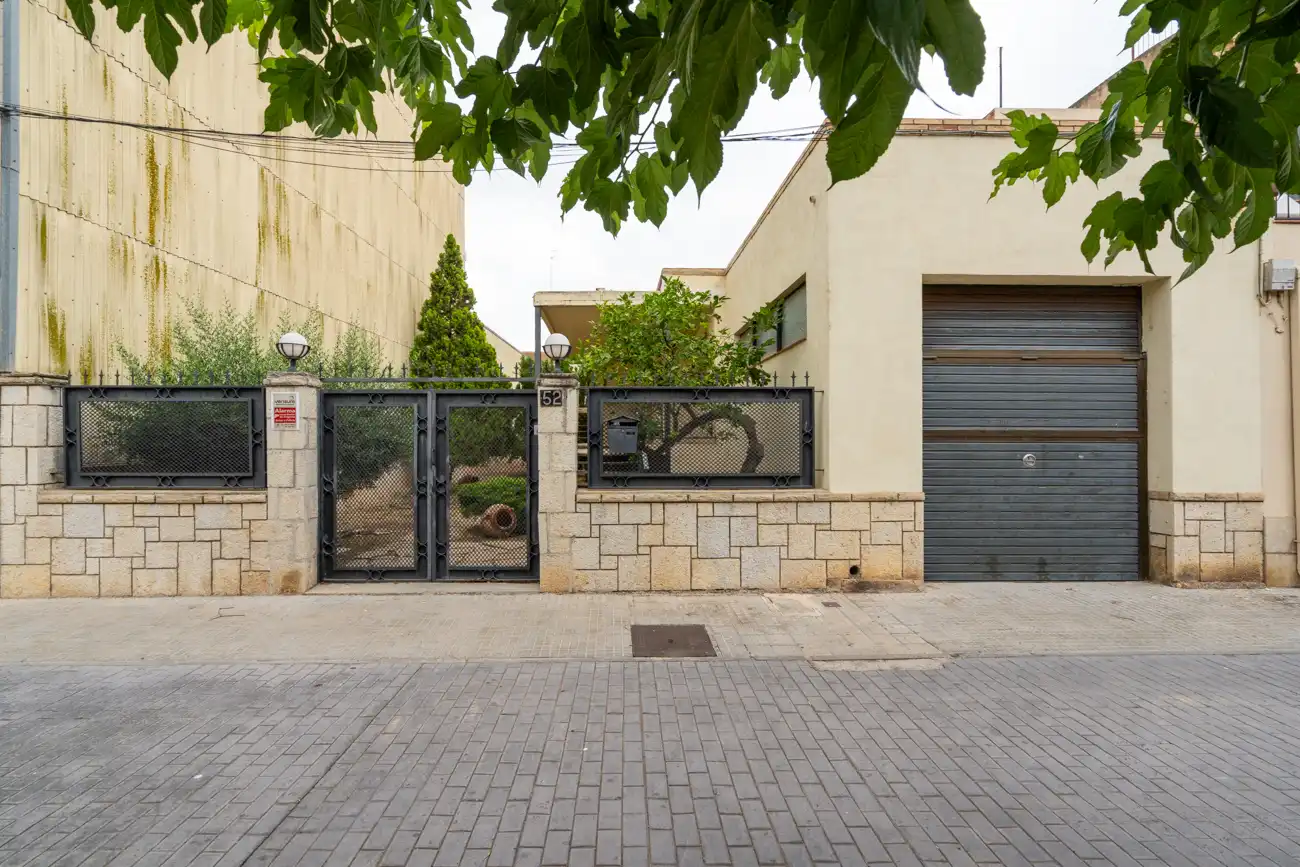 Vista exterior de Casa o chalet en venta en Amposta con Aire acondicionado, Jardín privado y Amueblado
