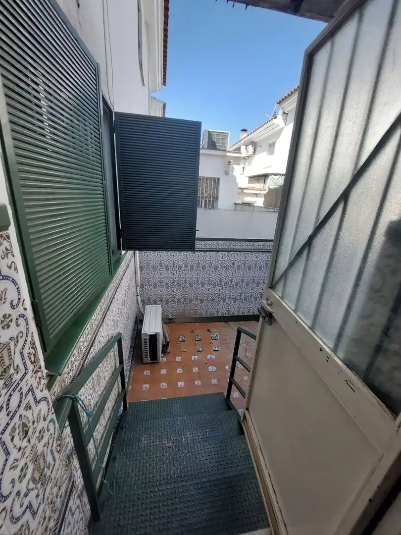 Balcony of Houses for sale in Sevilla  with Air Conditioner, Terrace and Storage room