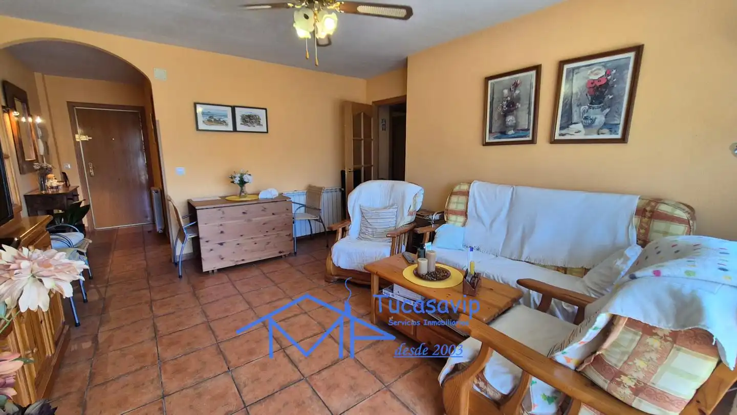 Sala de estar de Piso en venta en Pelayos de la Presa con Terraza y Piscina