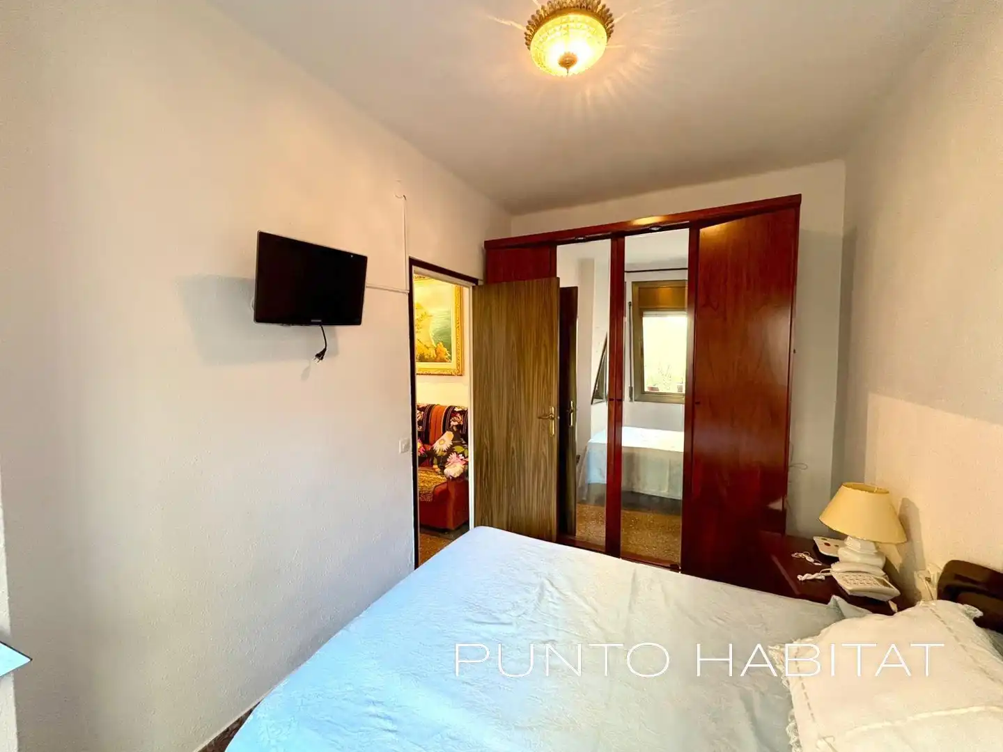 Bedroom of Flat for sale in Barcelona