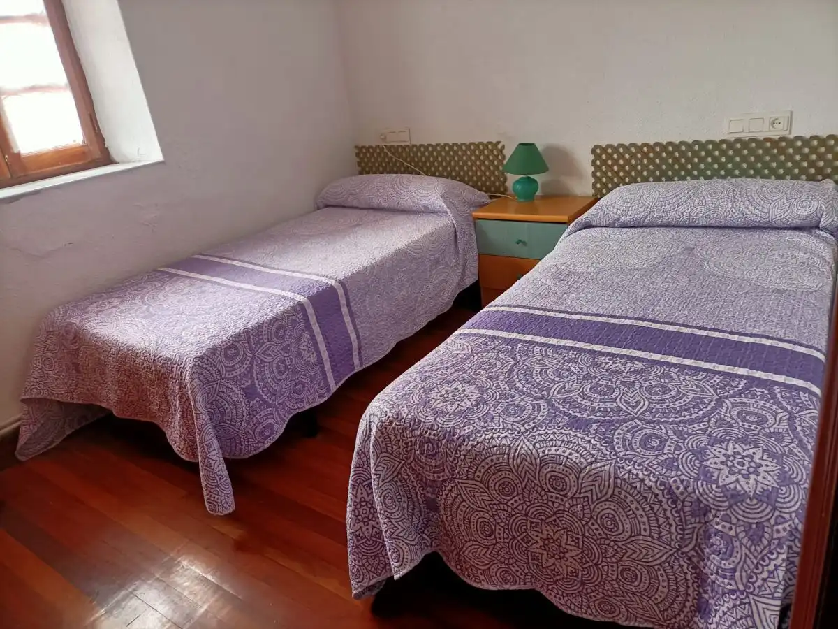 Habitación de Casa o chalet de alquiler en Sopuerta con Calefacción, Terraza y Balcón