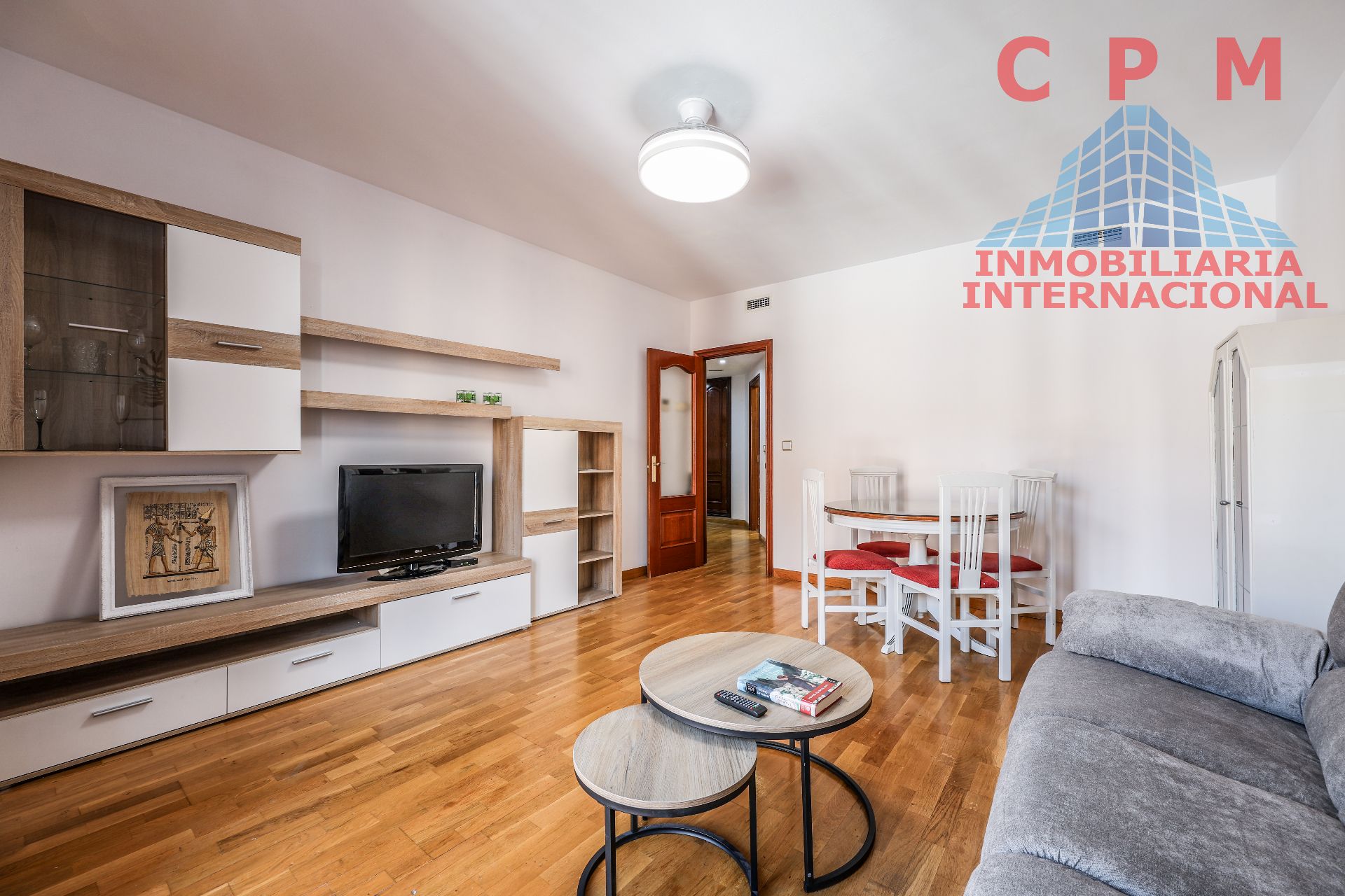 Sala d'estar de Pis de lloguer en  Madrid Capital amb Aire condicionat, Calefacció i Parquet