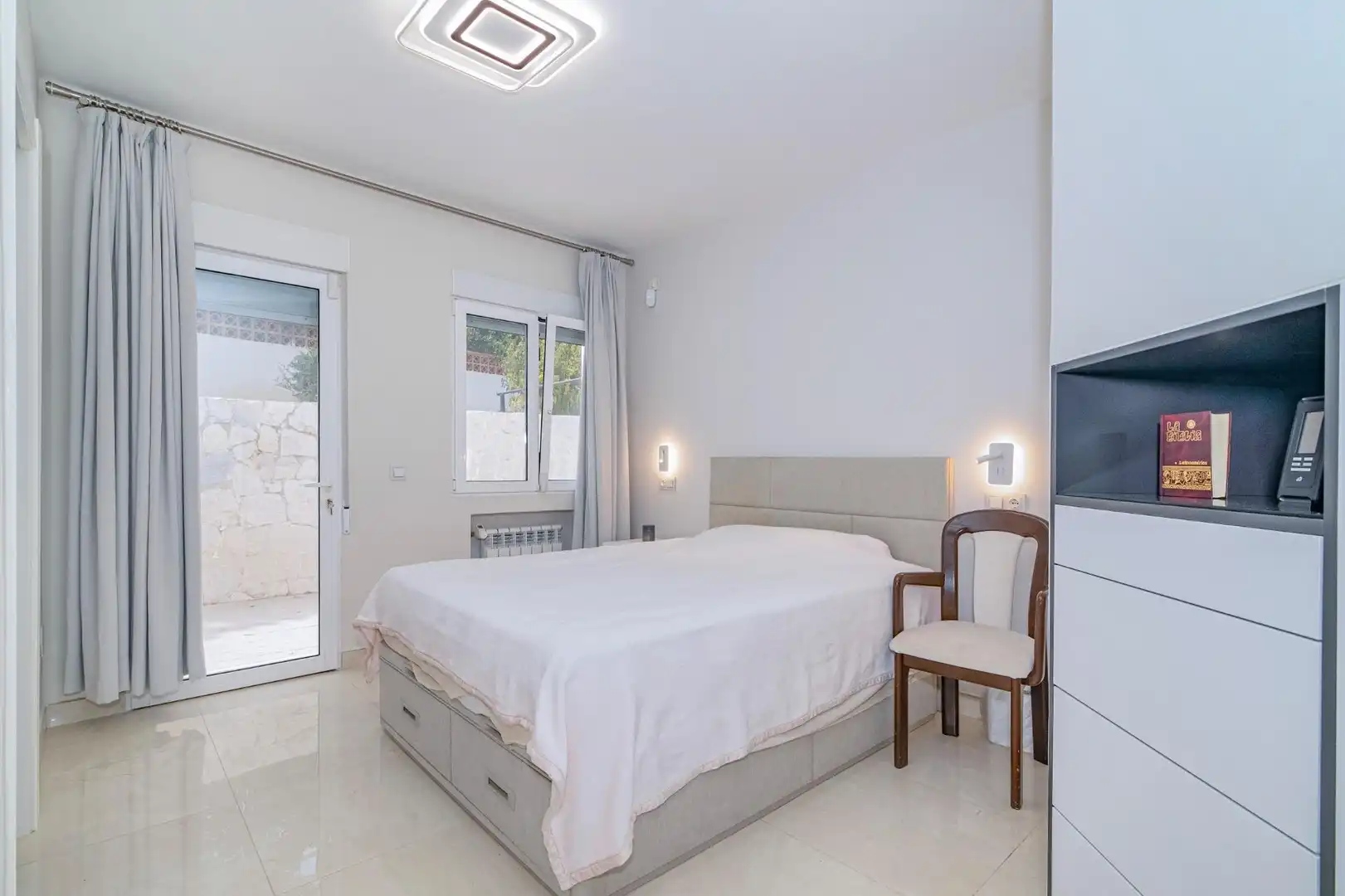 Dormitori de Casa o xalet en venda en Marbella amb Aire condicionat, Calefacció i Jardí privat