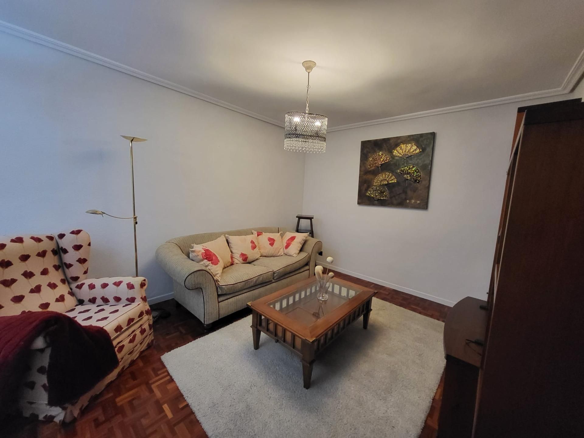 Sala d'estar de Pis de lloguer en León Capital  amb Calefacció i Terrassa