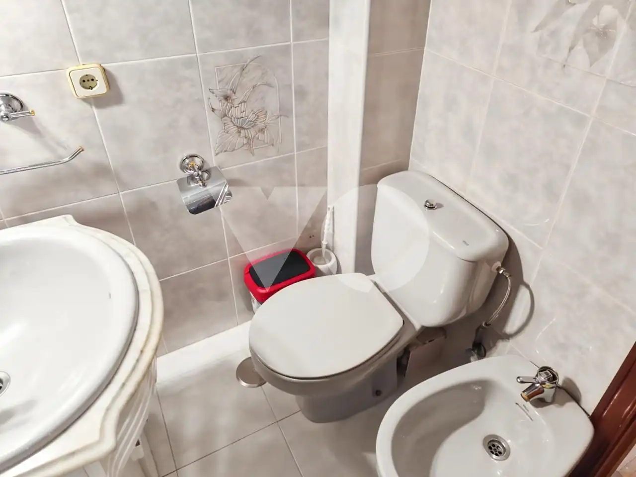 Bathroom of Flat for sale in Madrid  with Air Conditioner, Heating and Terrace