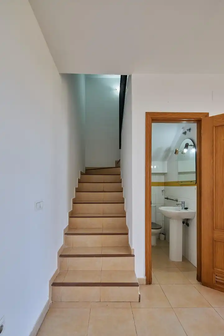 Casa adosada en venta en Medina Sidonia con Terraza, Balcón y Alarma