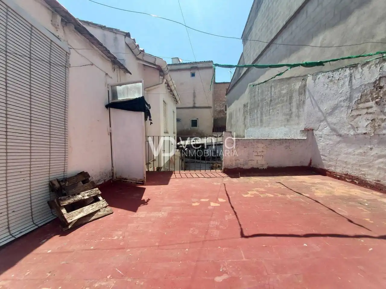 Vista exterior de Casa o xalet en venda en Enguera amb Calefacció, Jardí privat i Terrassa
