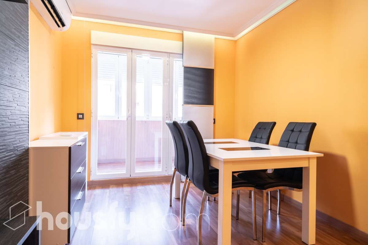 Dining room of Flat for sale in  Madrid Capital  with Air Conditioner, Heating and Parquet flooring