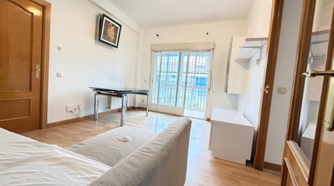 Foto 3 de Piso en venta en Calle Metano, Virgen del Rosario, Madrid