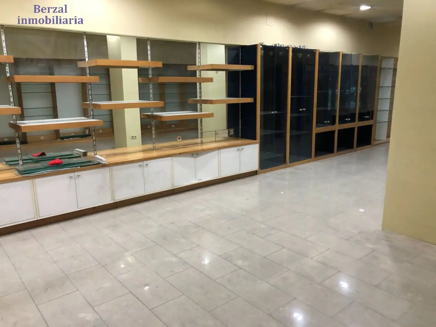 Local comercial de lloguer a Calle Vara de Rey, imagen 9