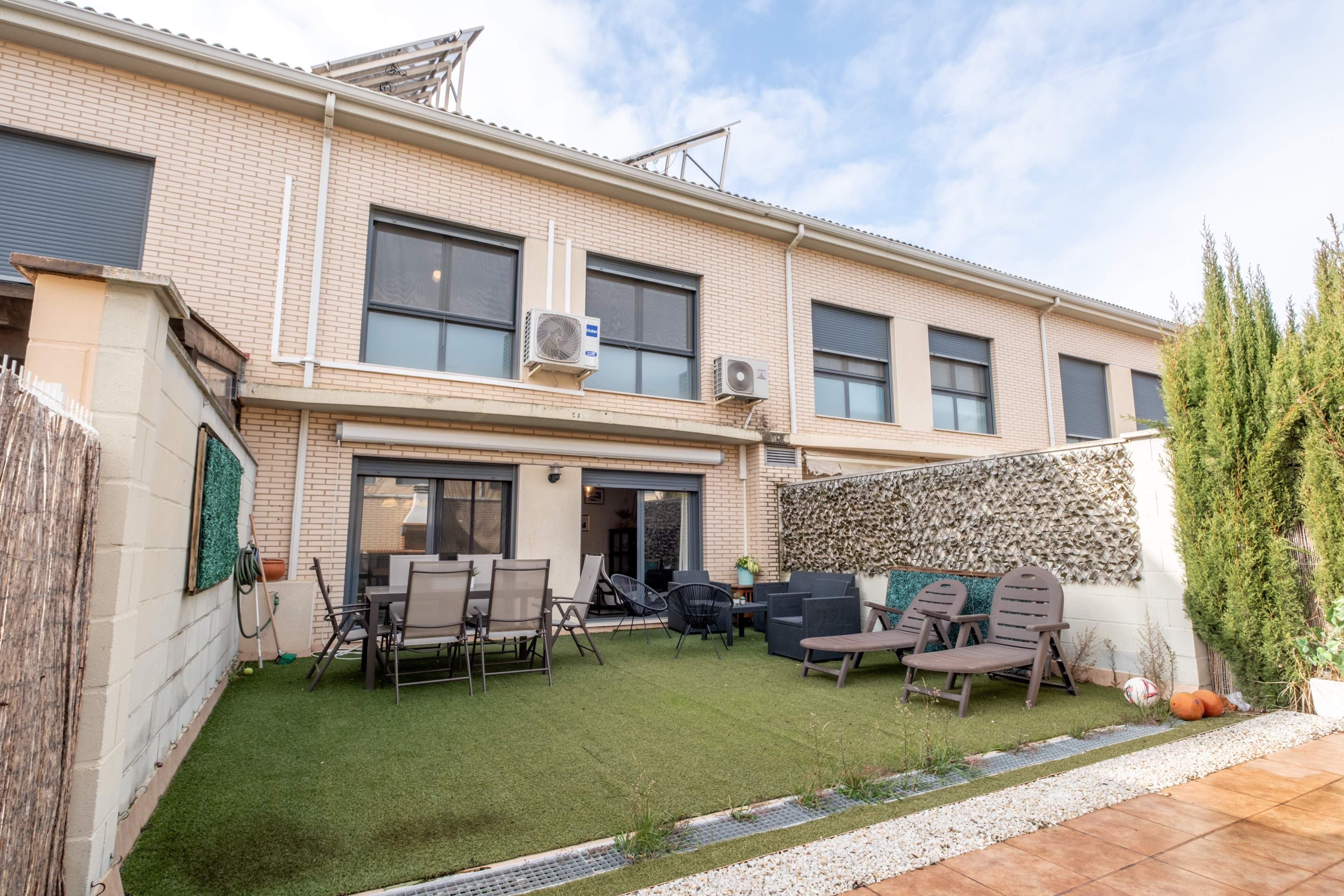 Terrace of Single-family semi-detached for sale in Villanueva de Gállego  with Heating, Private garden and Terrace