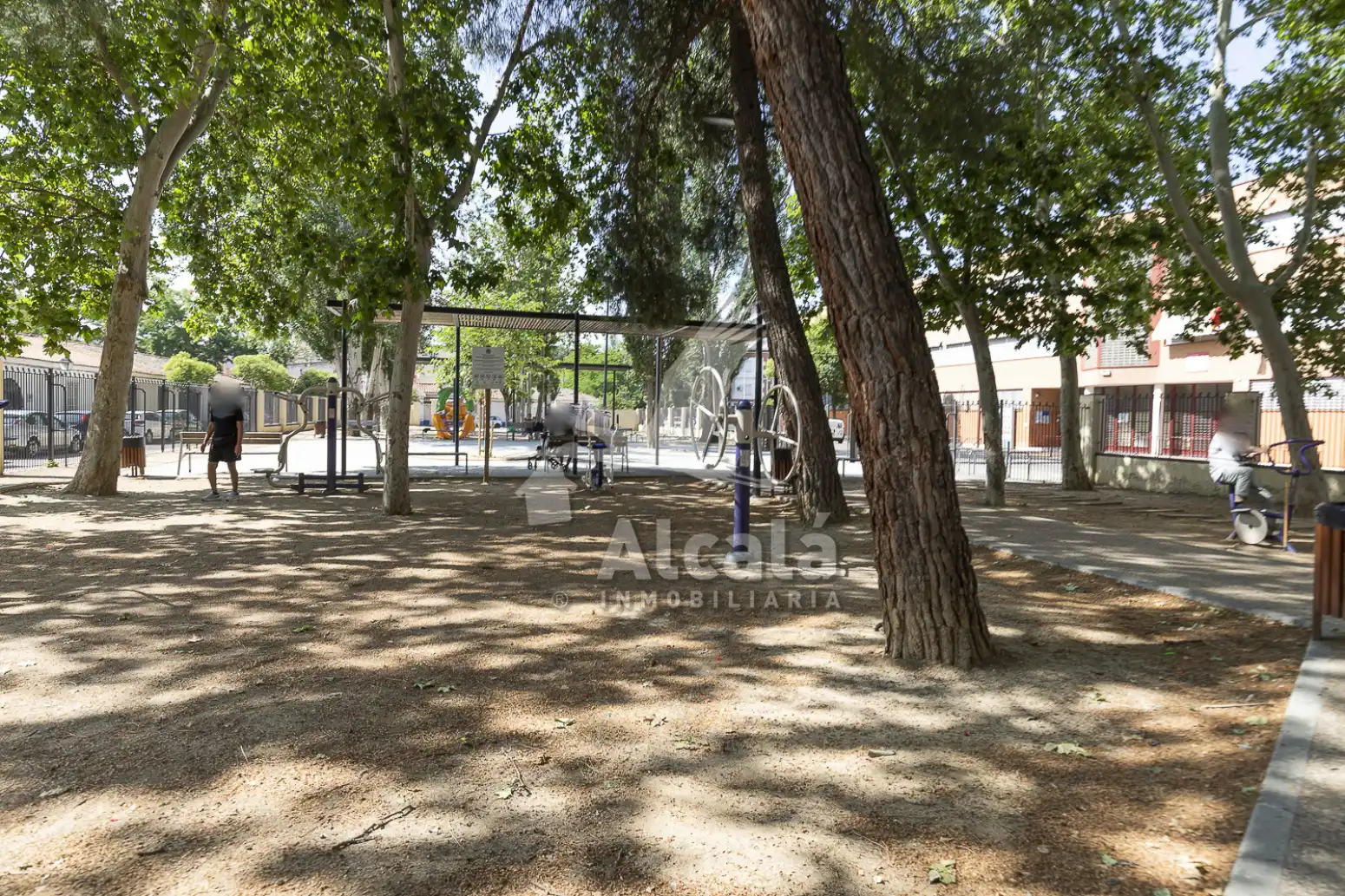 Parkplatz von Einfamilien-Reihenhaus zum Verkauf in Alcalá de Henares
