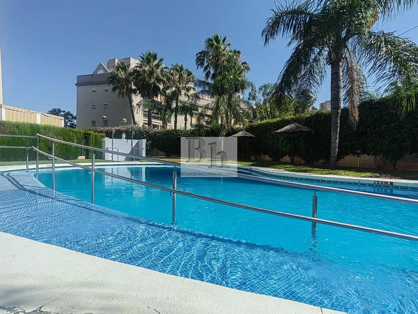 Piscina de Piso en venta en Málaga con Aire acondicionado, Jardín privado y Terraza
