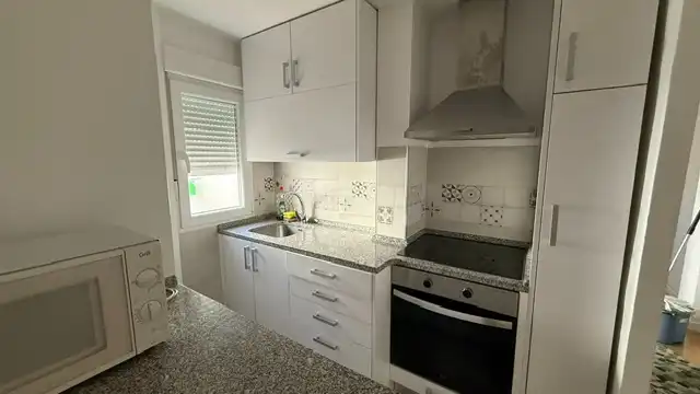 Cuina de Pis de lloguer en Zaragoza amb Aire condicionat, Calefacció i Parquet
