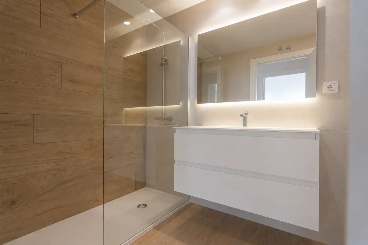 Badezimmer von Wohnung zur Miete in  Pamplona / Iruña mit Heizung, Privatgarten und Terrasse
