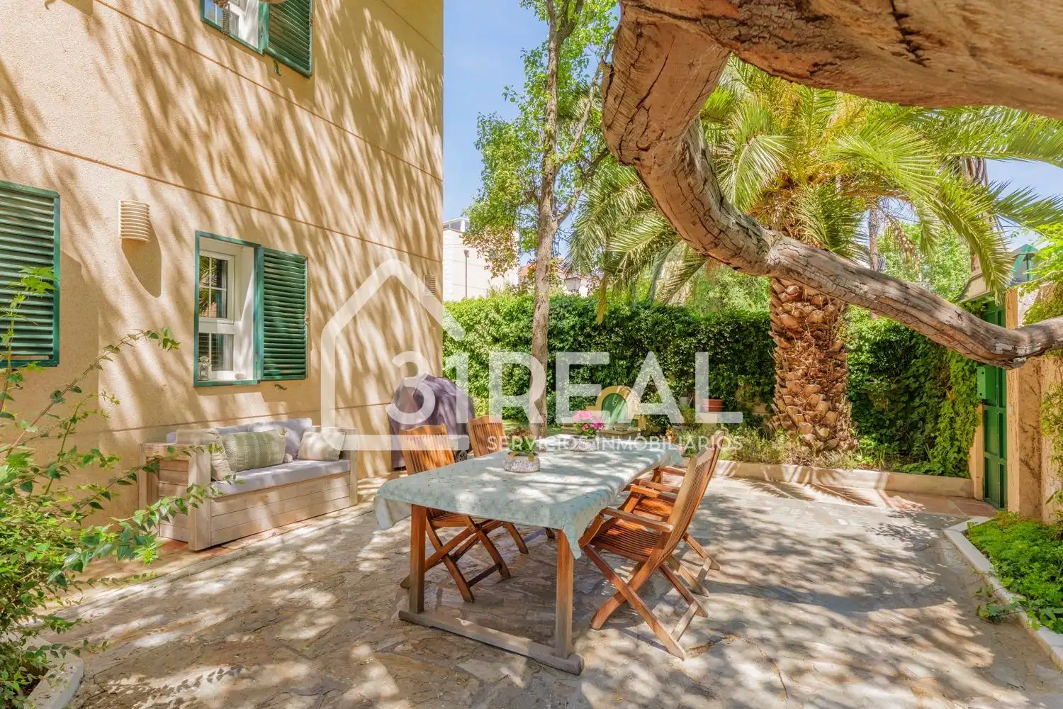 Jardí de Casa o xalet en venda en Madrid