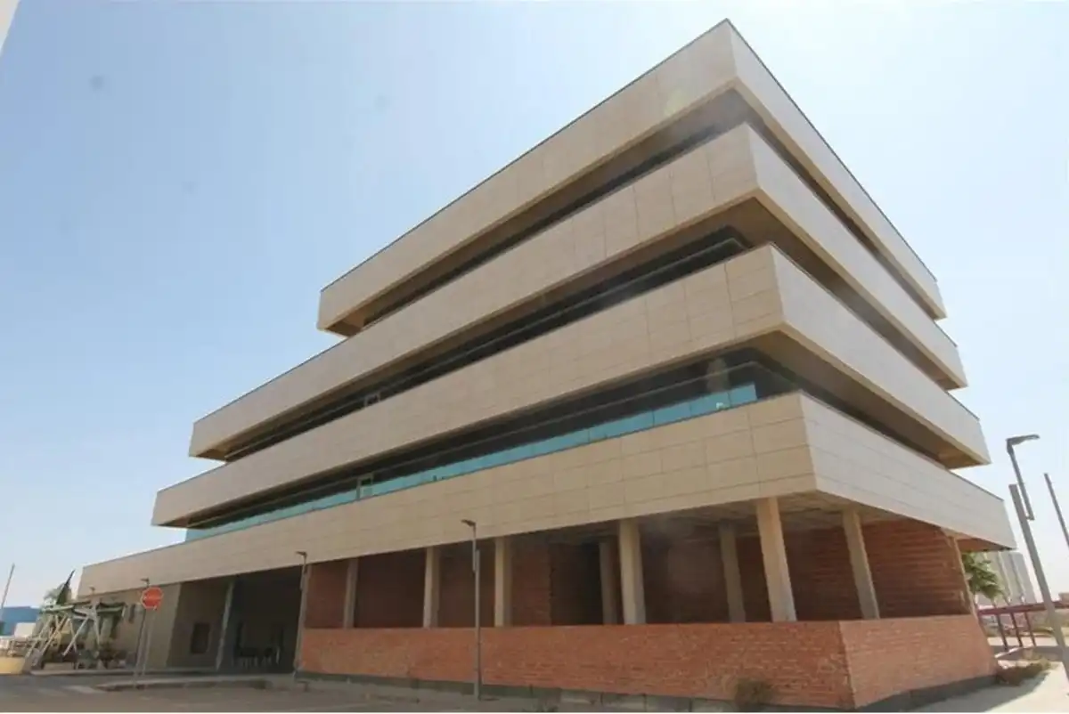 Local comercial en venda a Calle 1 P.P.los Leones