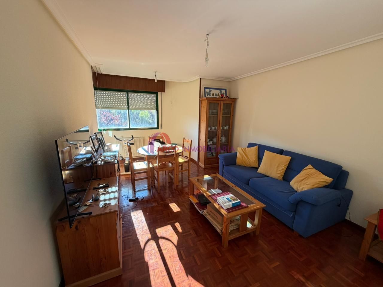 Living room of Apartment for sale in Burgos Capital  with Heating, Storage room and Furnished