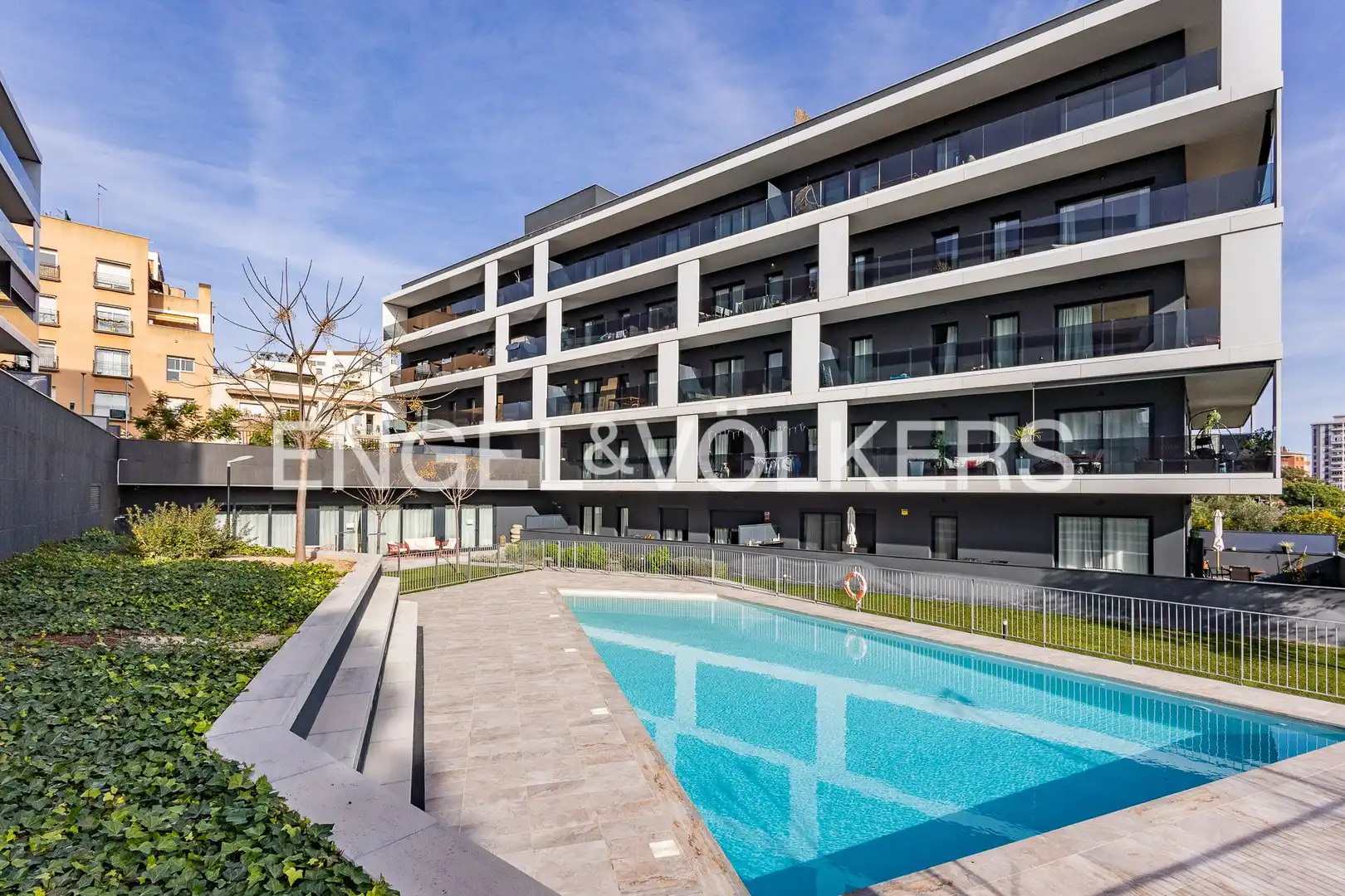 Piscina de Apartamento en venta en Esplugues de Llobregat con Calefacción, Terraza y Trastero