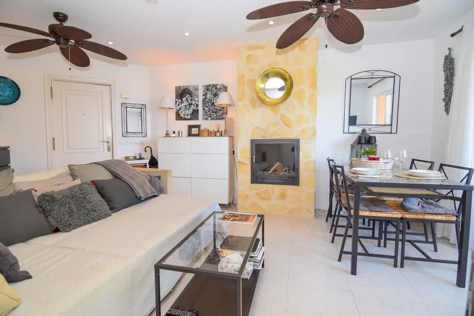 Wohnzimmer von Wohnungen zum Verkauf in Artà mit Klimaanlage, Heizung und Terrasse