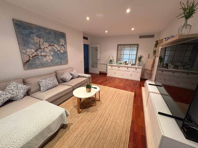 Planta baja en Venta en Avinguda de les Germanies en Ciutat Jardí