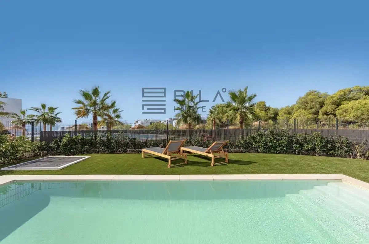 Swimming pool of Flat for sale in Fuengirola  with Air Conditioner, Terrace and Storage room