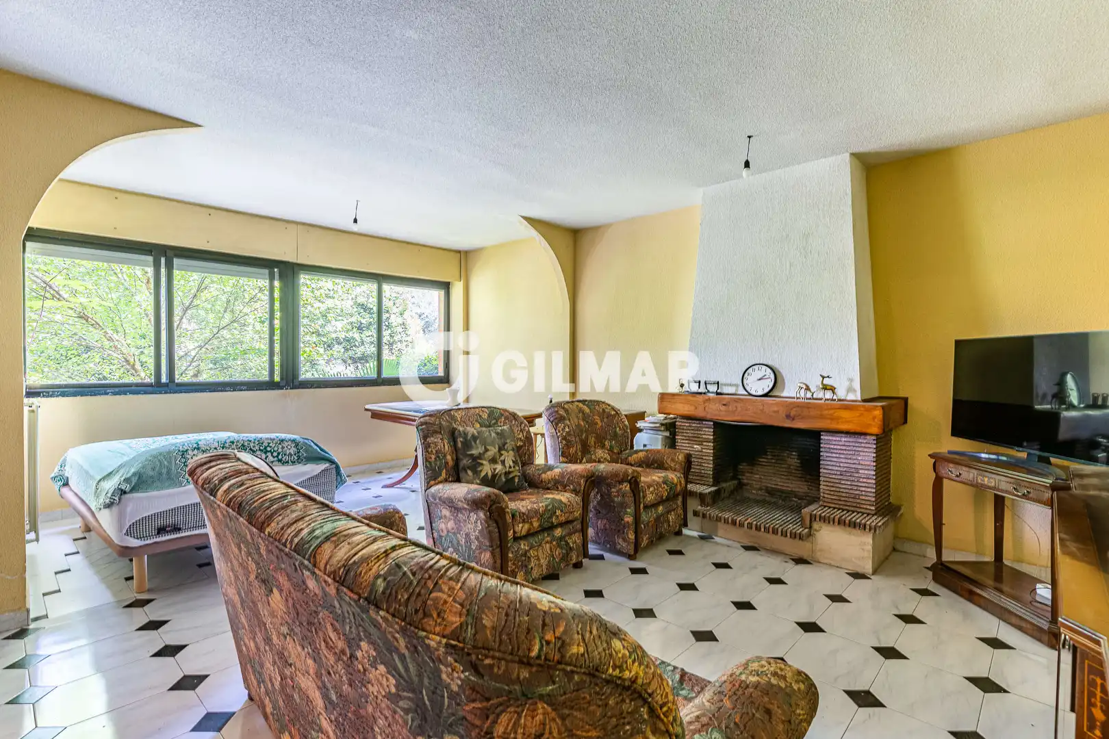 Living room of Detached homes for sale in Pozuelo de Alarcón  with Heating, Private garden and Swimming Pool