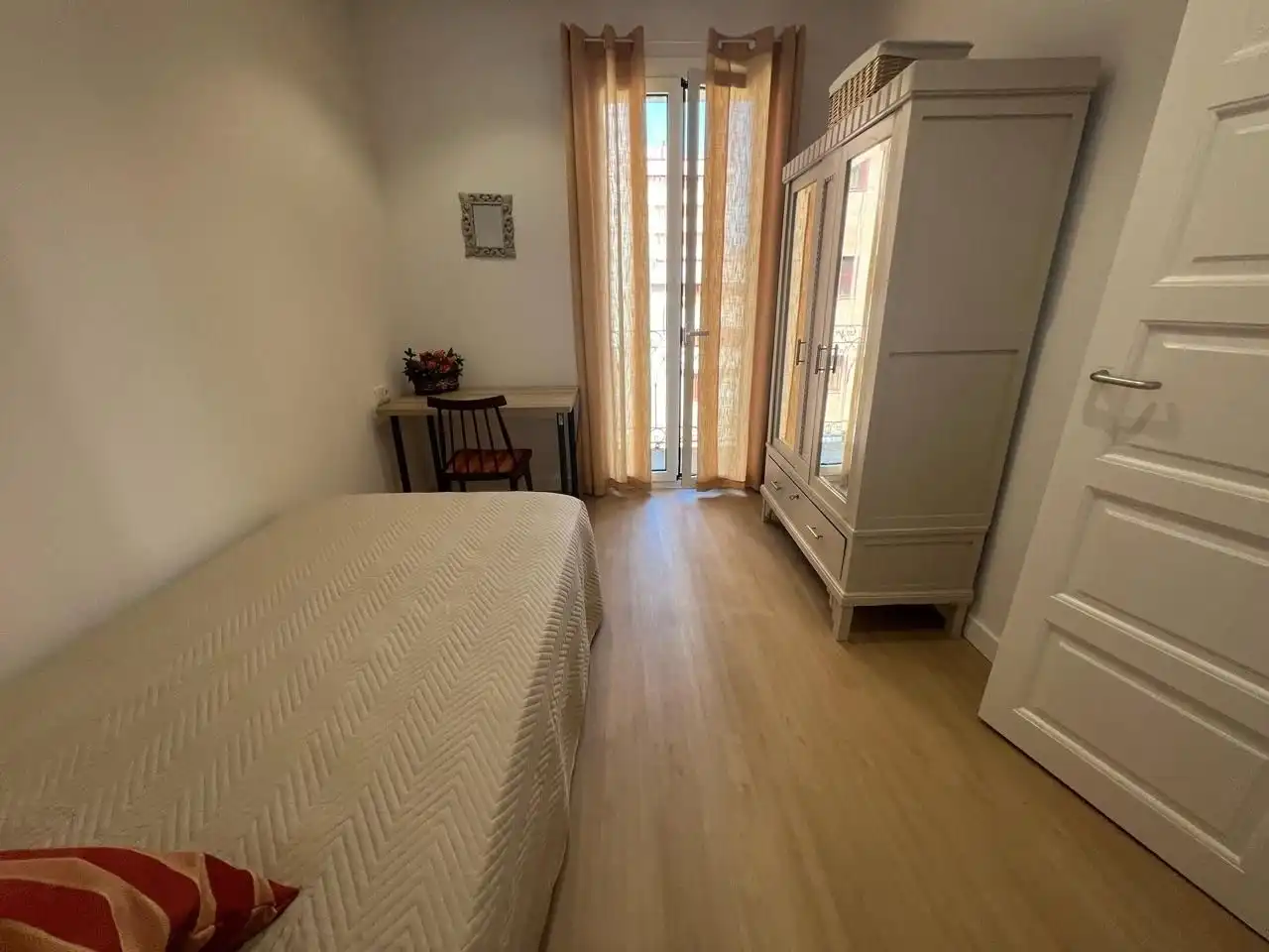 Habitación de Piso para compartir en Ourense Capital  con Calefacción, Amueblado y Balcón