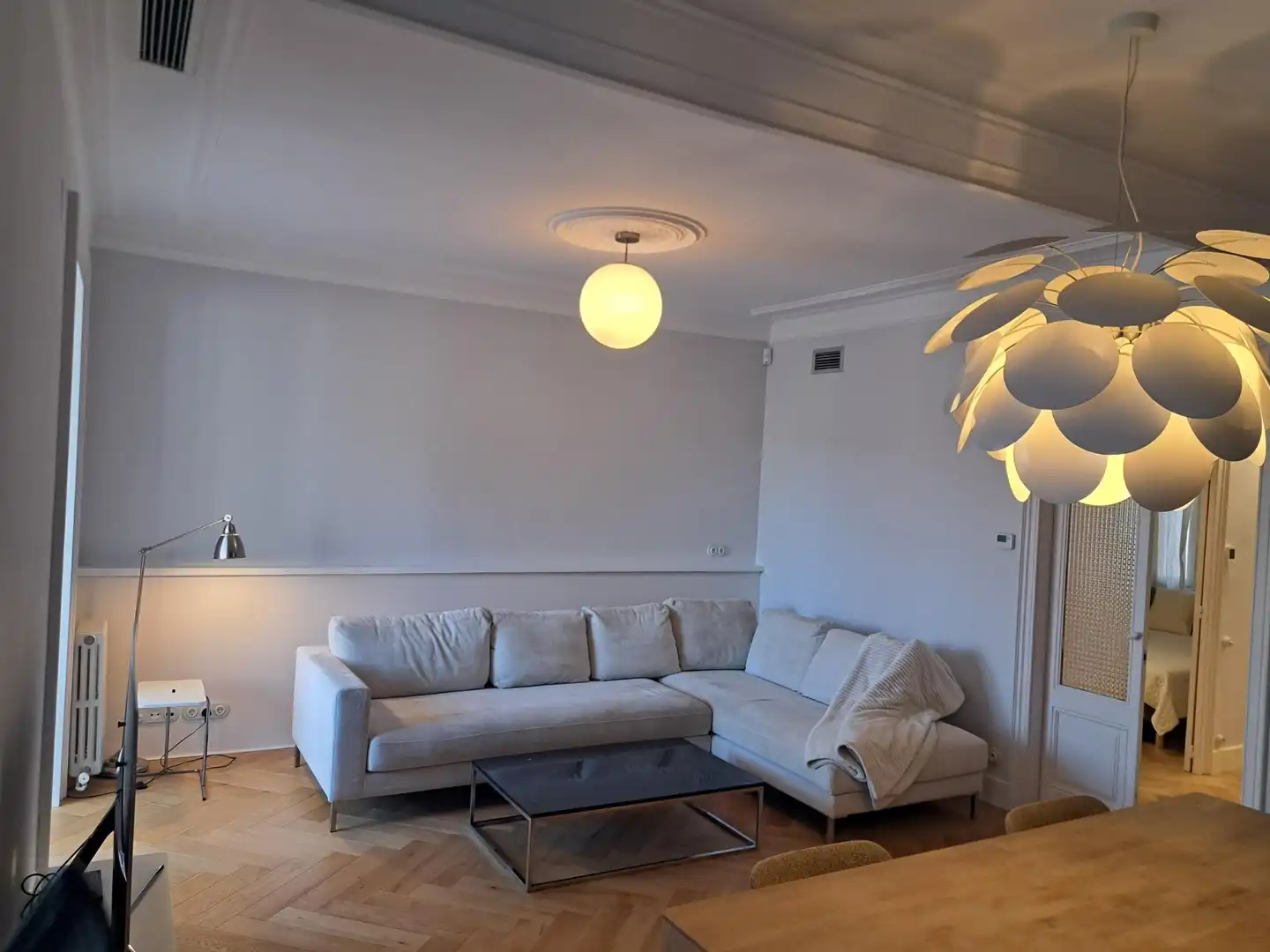 Sala d'estar de Pis en venda en Barcelona amb Aire condicionat, Calefacció i Parquet