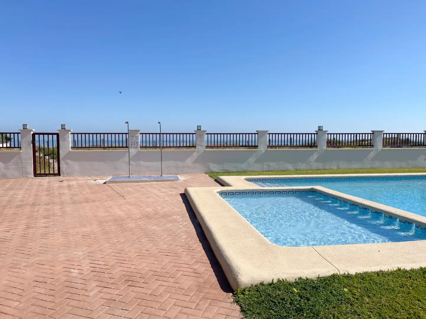 Schwimmbecken von Wohnungen zum Verkauf in Dénia mit Klimaanlage, Heizung und Privatgarten