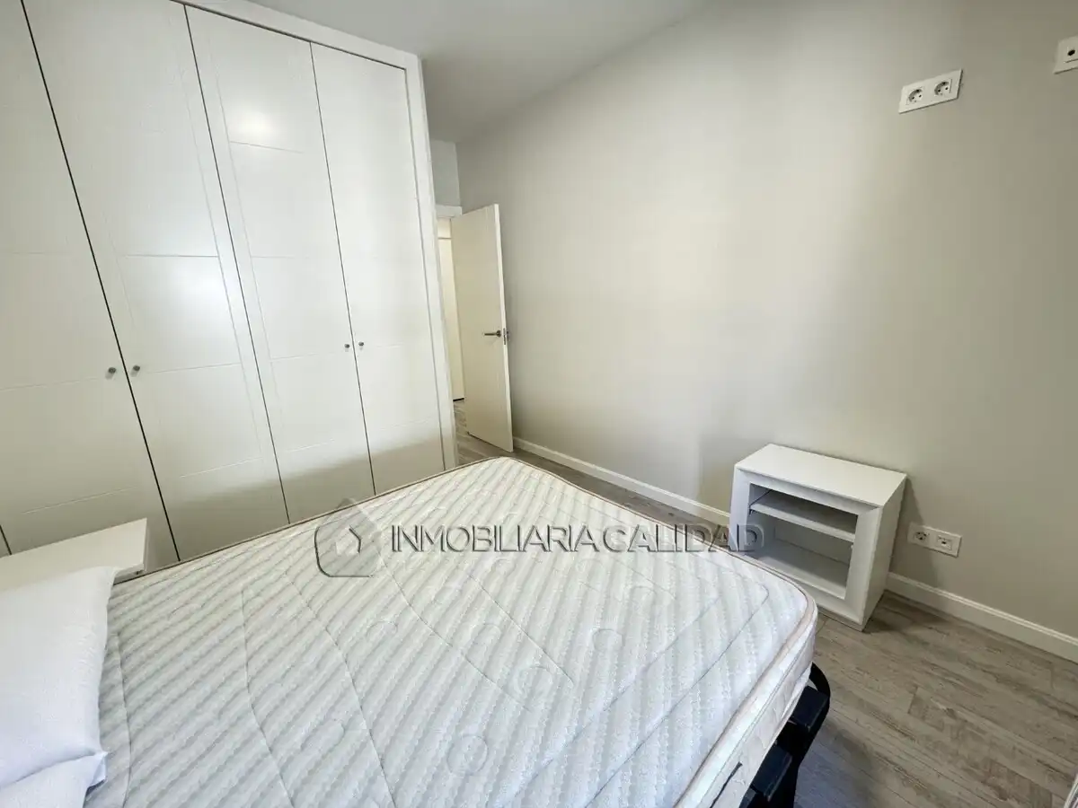 Bedroom of Flat for rent in Burgos  with Heating, Terrace and Furnished