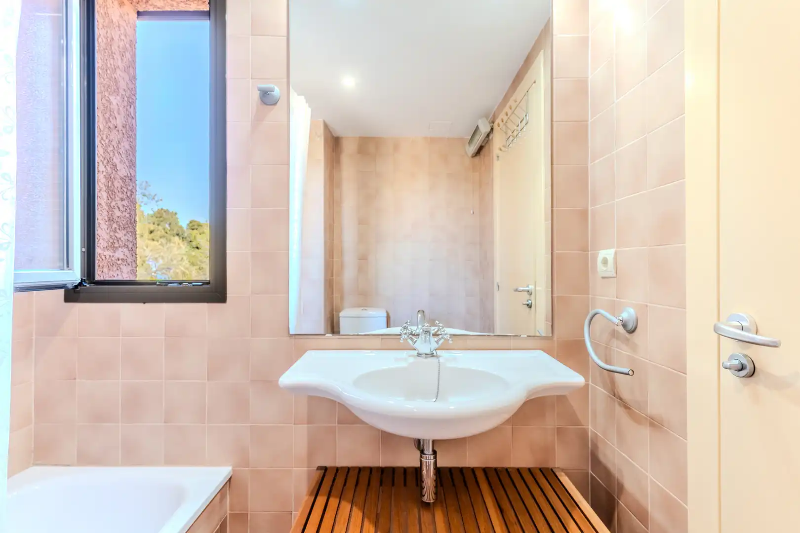 Baño de Piso en venta en L'Ametlla de Mar  con Aire acondicionado, Calefacción y Terraza