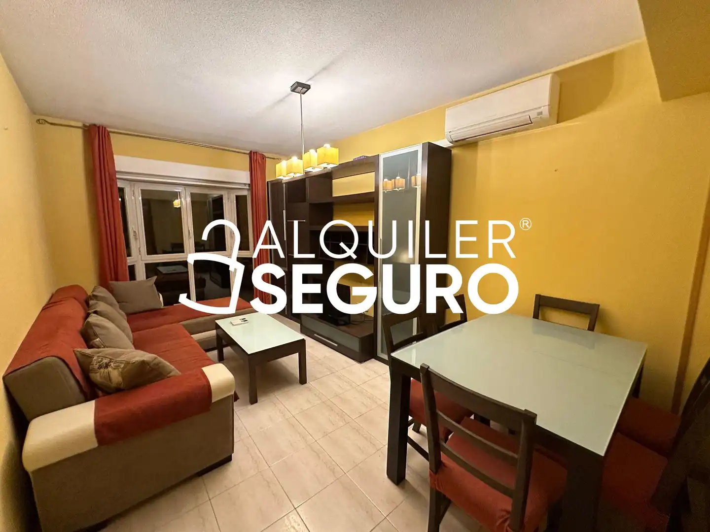 Sala d'estar de Pis de lloguer en Madrid amb Calefacció, Traster i Moblat