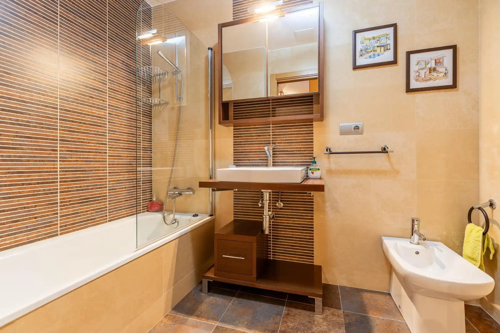 Badezimmer von Wohnung zum Verkauf in Sada (A Coruña) mit Privatgarten, Terrasse und Abstellraum