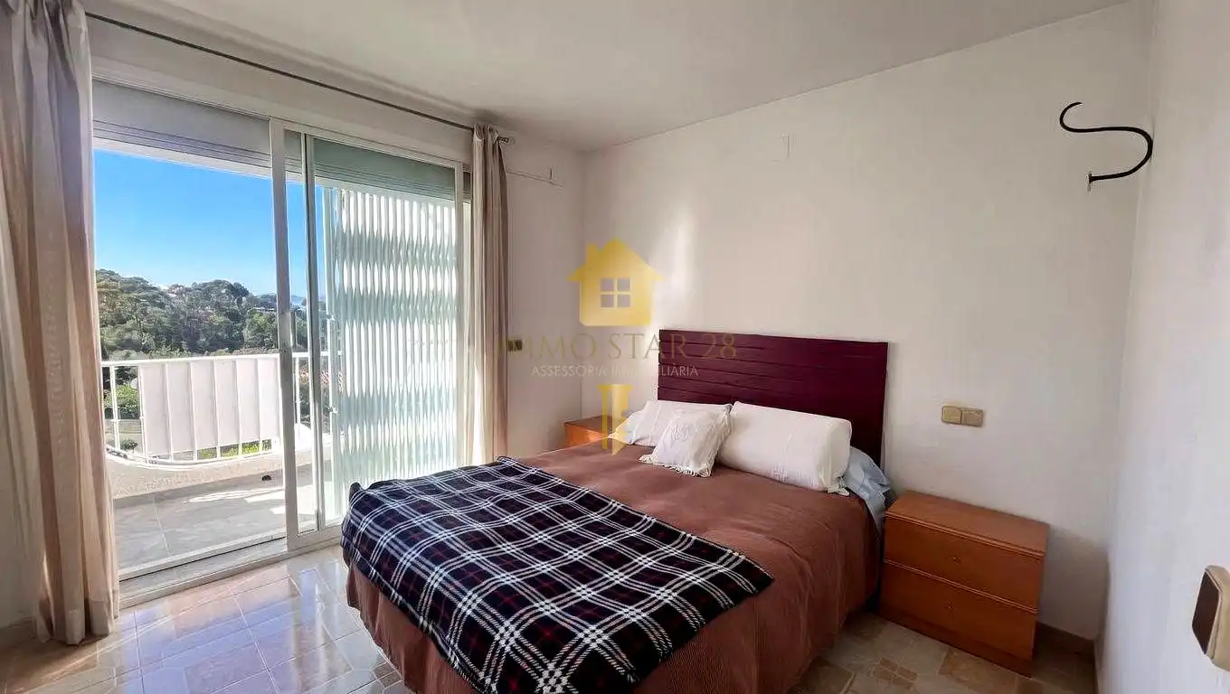 Dormitori de Casa adosada en venda en Roses amb Aire condicionat, Jardí privat i Terrassa