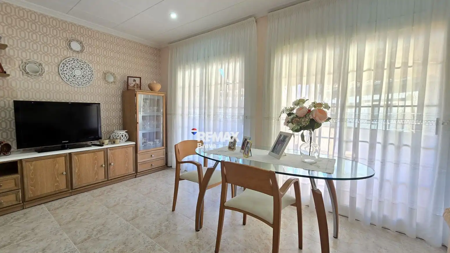 Sala d'estar de Casa o xalet en venda en Pineda de Mar amb Aire condicionat, Calefacció i Terrassa