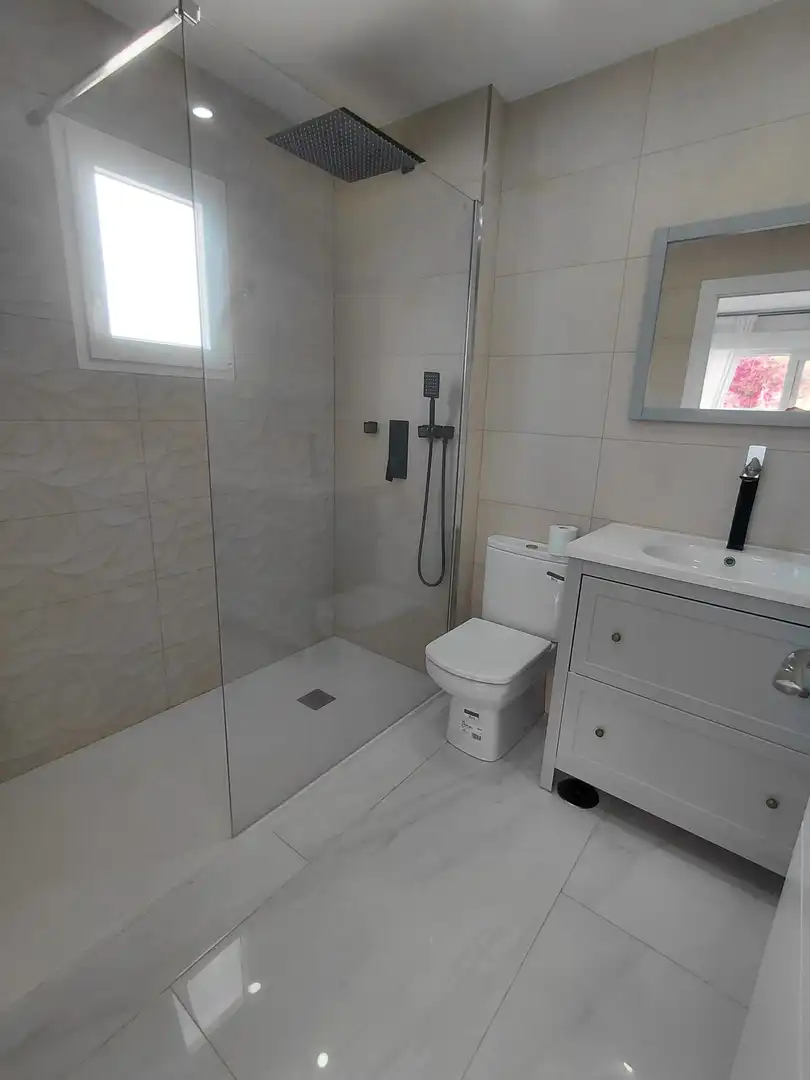 Bany de Casa o xalet en venda en La Nucia amb Aire condicionat, Jardí privat i Traster